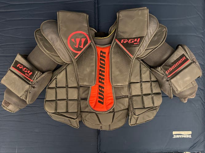 Large Warrior Ritual G4 Goalie Chest Protector (Used)