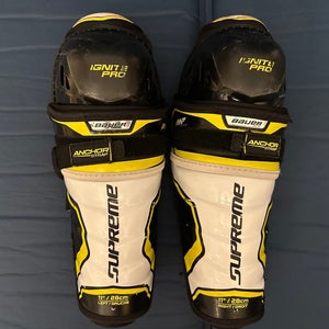 Junior Bauer Supreme Ignite 11" Shin Pads (Used)