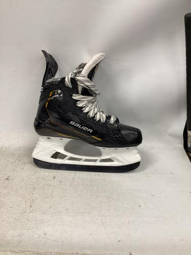 Used Bauer M5PRO Junior Hockey Skate Junior 04.5 11851-S000040554