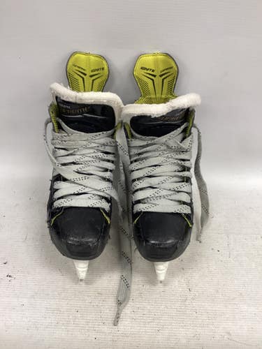 Used Bauer SUPREME IGNITE Junior Hockey Skate Junior 02.5 11851-S000040467