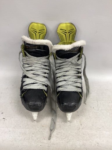 Used Bauer SUPREME IGNITE Junior Hockey Skate Junior 02.5 11851-S000040467