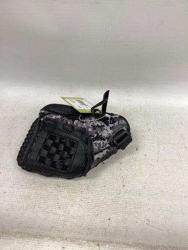 Used Adidas EAZY CLOSE BB/SB Glove RH Throw Black 10" 11851-S000040413