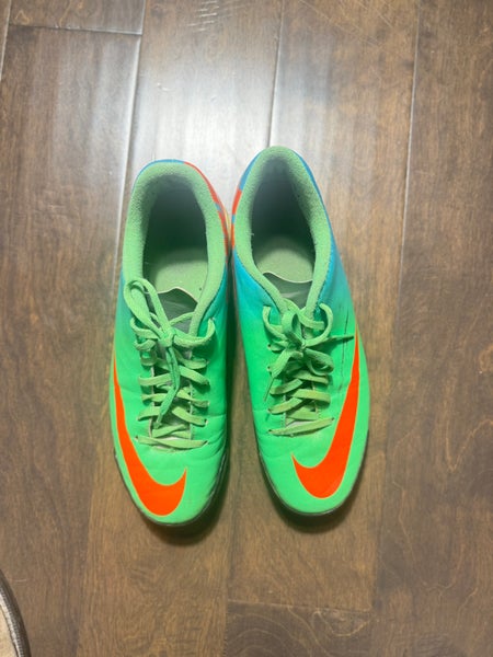 Green Men's Size M 10.0 (W 11.0) Nike Mercurial victory Turf Cleats Cleats (Used)