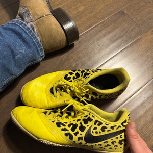 Nike MercurialX Victory VI Leopard Pack (Indoor) Yellow Men's Size M 9.5 (W 10.5) - WORN USED
