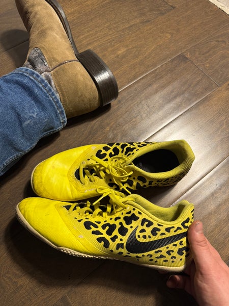 Nike MercurialX Victory VI Leopard Pack (Indoor) Yellow Men's Size M 9.5 (W 10.5) - WORN USED