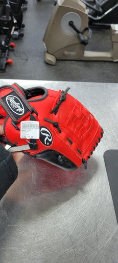 Used Rawlings 11 BB/SB Glove RH Throw Red 11" 11497-S000154049