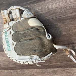 Easton RH Catcher's Glove 33" (Used)
