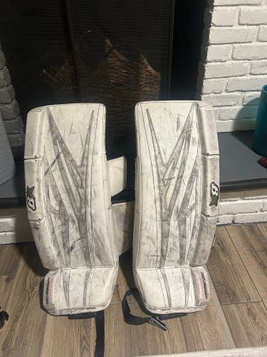 30" Brian's GNETiK 8.0 Goalie Leg Pads (Used)