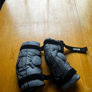 Nike  Arm Pads
