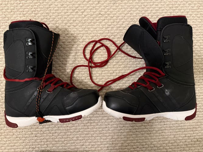 Size M 9.5 (W 10.5) Nitro Thundet Snowboard Boots (Used)