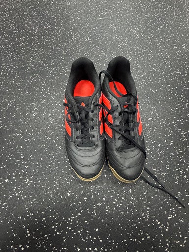 Used Adidas Soccer Indoor Shoes Black Senior 7.5 11849-S000034063