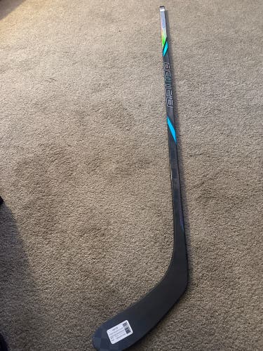 Senior Bauer Nexus Tracer Right Handed Hockey Stick P28 65 Flex (New)