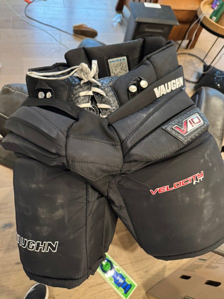Intermediate XL Vaughn Velocity V10 Hockey Goalie Pants (Used)