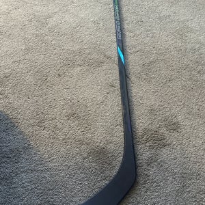 Senior Bauer Nexus Tracer Right Handed Hockey Stick P28 87 Flex (New)