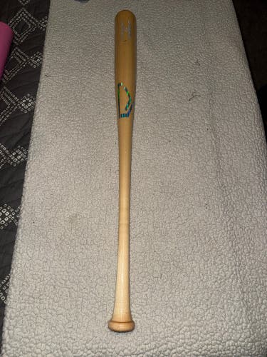 Louisville Slugger Pro Prime Maple Wood Bat (-3) 29.5 oz 32.5" (Used)