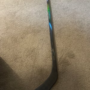 Senior Bauer Nexus Tracer Right Handed Hockey Stick P28 77 Flex (New)