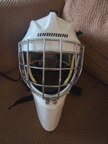 Senior Small 2019 Warrior R/F1 Goalie Mask (Used)