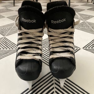 Youth Reebok FitLite Hockey Skates Regular Width 11 (Used)