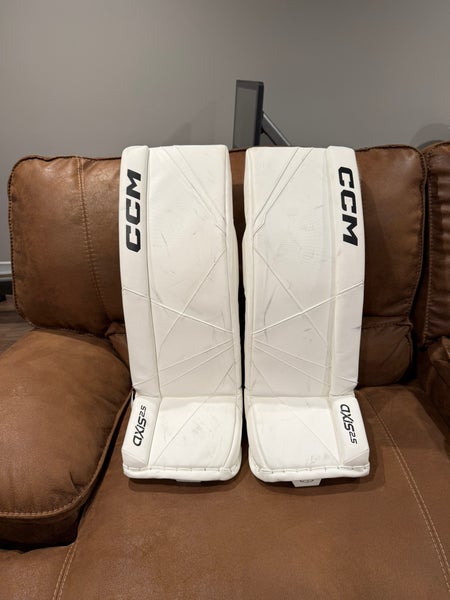 28" 2024 CCM Axis 2.5 Goalie Leg Pads (Used)