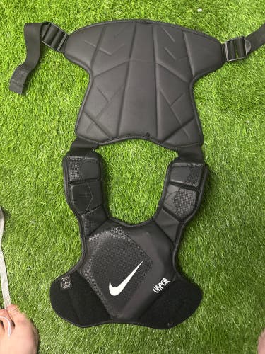 Medium Adult Nike Vapor Shoulder Pads (Used)