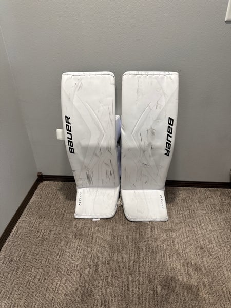 XL 2025 Bauer FlyLite Goalie Leg Pads (Used)