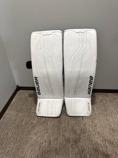 Medium 2024 Bauer Supreme Shadow Goalie Leg Pads (Used)