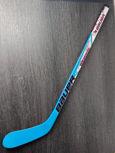 NEW 2025 Bauer Mystery Mini Hockey Stick — TWITCH LE Right Handed (New)