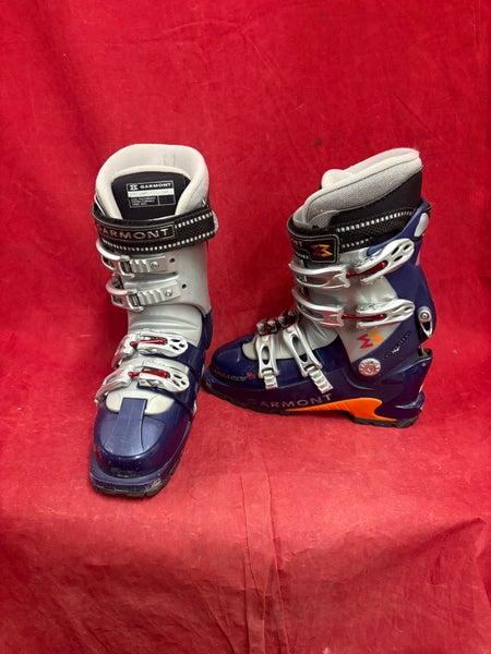 Alpine Touring Ski Boots: Mondo 24 & 24.5 Unisex Garmont Ski Boots (Used)
