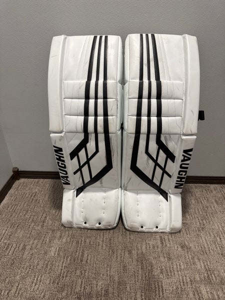 34" Vaughn Velocity VE8 Pro Carbon Goalie Leg Pads Pro Stock (Used)