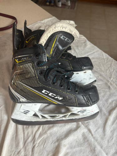 2018 CCM Super Tacks AS1 Hockey Skates Regular Width 13.5 (Used)