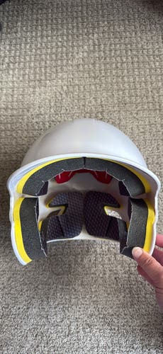 Medium/Large Under Armour UABH2-100 Batting Helmet (New)