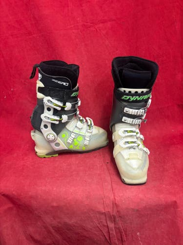 Alpine Touring ski Boots: Mondo 25 & 25.5 Women's Alpine Touring Ski Boots (Used)