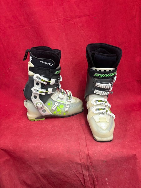 Alpine Touring ski Boots:  Mondo 25 & 25.5 Women's Alpine Touring Ski Boots (Used)