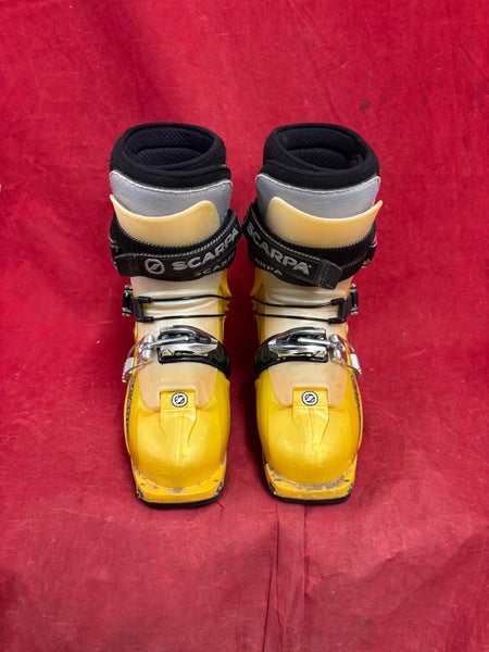 Alpine Touring Ski Boots: Mondo 23 & 23.5 Women's Scarpa Ski Boots (Used)
