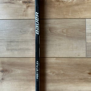 Senior Bauer Vapor Hyperlite Left Hand Hockey Stick P28 87 Flex (Used)