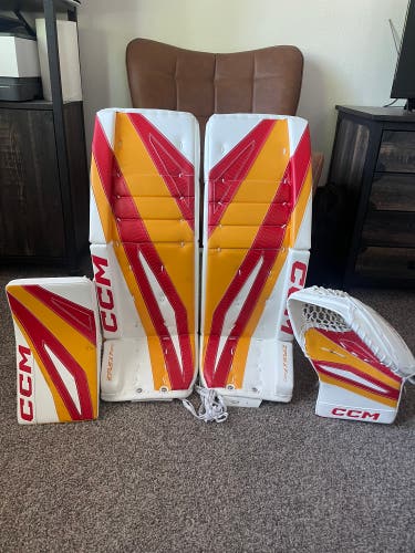 Dustin Wolf ccm eflex 7 Calgary flames pro return set