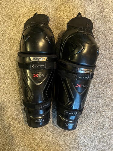 Senior Bauer Vapor X900 14" Shin Pads (Used)