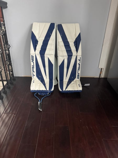 35" 2023 True Catalyst 9X3 Goalie Leg Pads (Used)