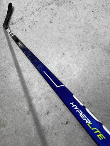 Custom P28 77 Flex Senior Bauer Vapor Hyperlite Right Handed Hockey Stick Pro Stock (Used)