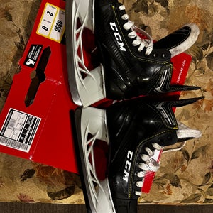 CCM Super Tacks 9350 Hockey Skates Regular Width Size 2 (Used)