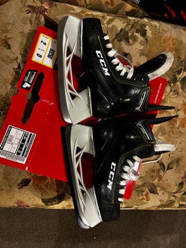 CCM Super Tacks 9350 Hockey Skates Regular Width Size 2 (Used)