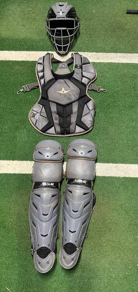 All Star S7 AXIS™ ADULT CATCHING KIT (FULL SET) // MEETS NOCSAE Catcher's Set (Used)