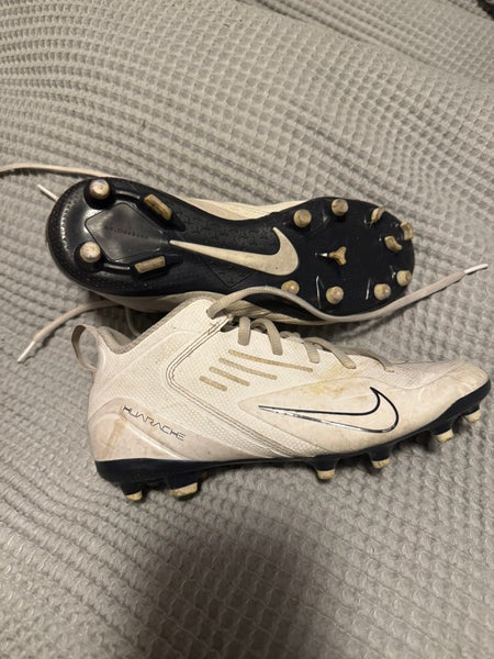 White Men's Size M 7.0 (W 8.0) Adult Nike Huarache (Used)