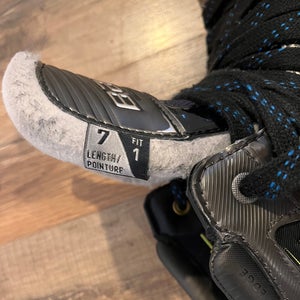 2021 Bauer Elite Hockey Goalie Skates Regular Width 7 (Used)