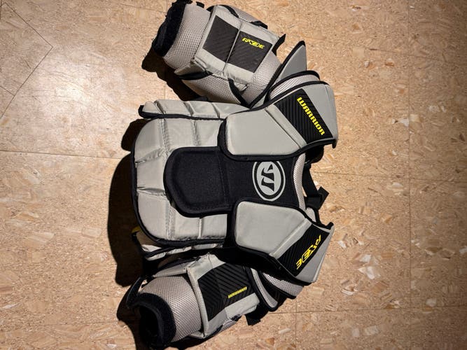 Warrior RX3E+ Goalie Chest Protector (Used)