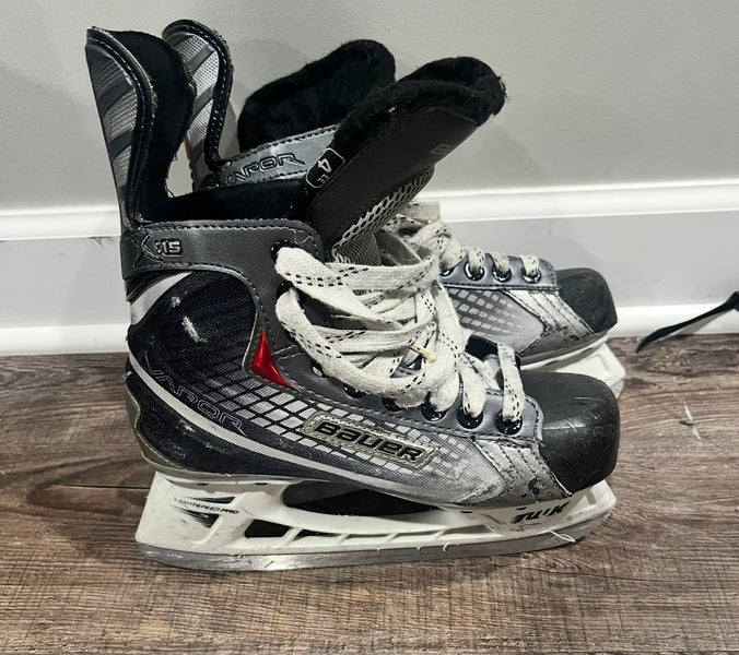 Bauer Vapor Hockey Skates Extra Wide Width Size 4 (Used)