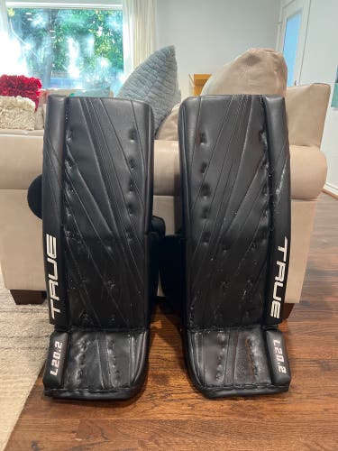 33" True L20.2 Goalie Leg Pads (Used)