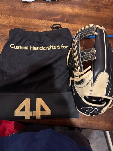 2025 44 Pro Signature Series LH Outfield Baseball Glove 12.5" (Used)