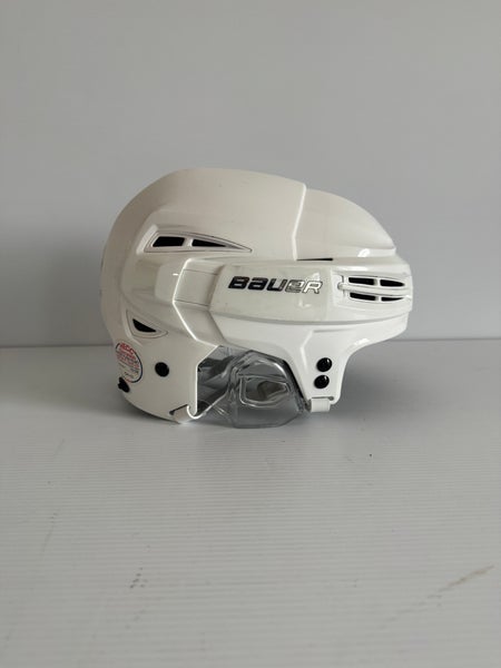 New White Medium Bauer Re-Akt 100 Helmet