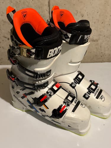 Mondo 28 & 28.5 Unisex Atomic Redster World Cup Racing Ski Boots Stiff Flex (Used)